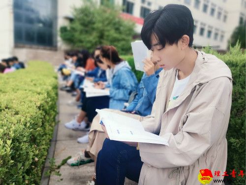 外国语学院开展“早安，理工”晨读活动 2.jpg