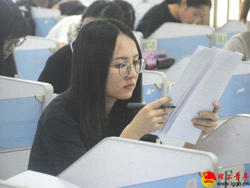 外国语学院举行2019年暑期社会实践精品重点团队立项答辩会 2.jpg