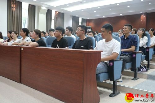 研究生3.JPG